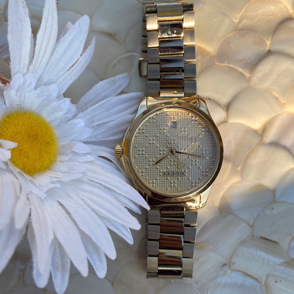 Authentic Gucci 126.4 Stainless Steel Men's Watch (a233) - Picture 16 of 16